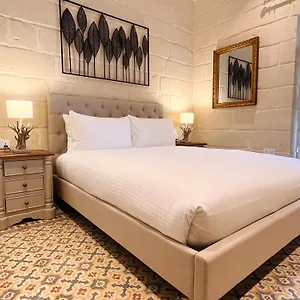 Appartamento Typical Maltese Maisonette In St.julians, San Giuliano